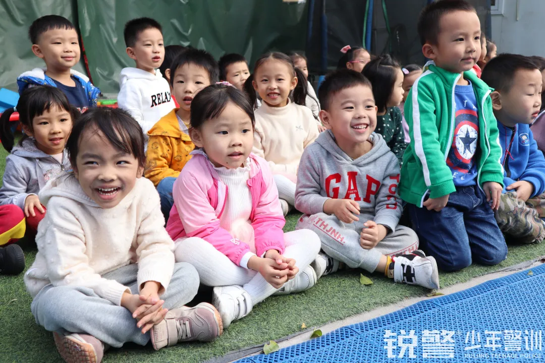 銳警少(shǎo)年(nián)警訓:海(hǎi)珠區(qū)思恩幼兒(ér)園小(xiǎo)特警體(tǐ)驗活動