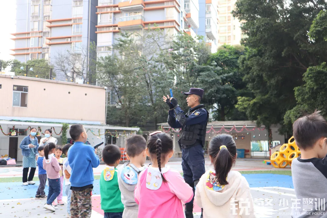銳警少(shǎo)年(nián)警訓:海(hǎi)珠區(qū)思恩幼兒(ér)園小(xiǎo)特警體(tǐ)驗活動