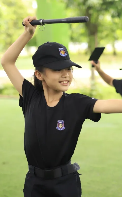 銳警少(shǎo)年(nián)警訓夏令營:雛鷹新飛(fēi),溫室小(xiǎo)花(huā)蛻變之旅,成長(cháng)的(de)力量