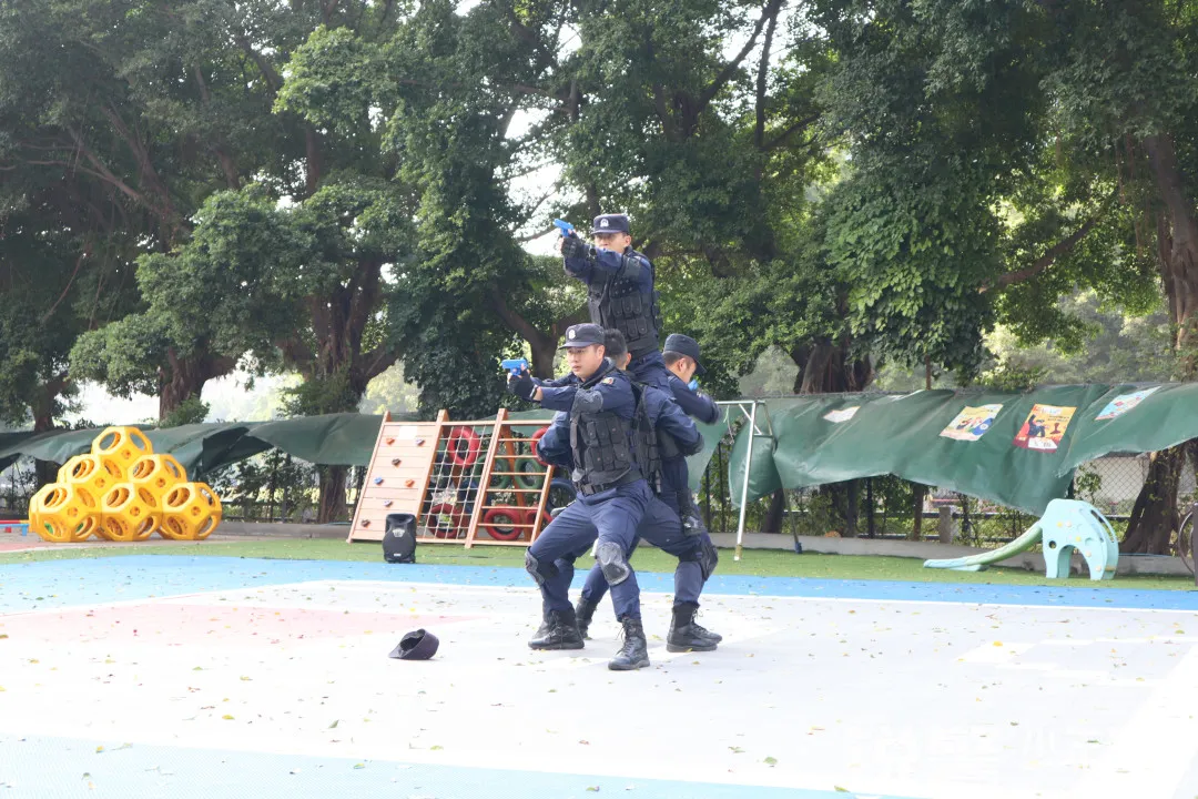 銳警少(shǎo)年(nián)警訓:海(hǎi)珠區(qū)思恩幼兒(ér)園小(xiǎo)特警體(tǐ)驗活動