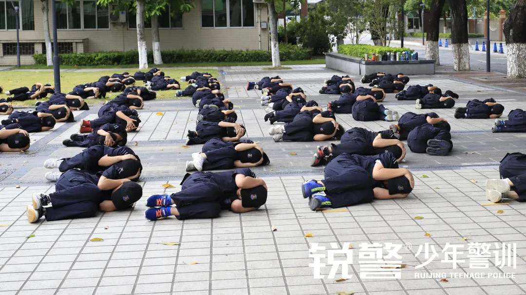 銳警少(shǎo)年(nián)警訓夏令營：成長(cháng)，就(jiù)是(shì)不(bù)斷突破自(zì)己