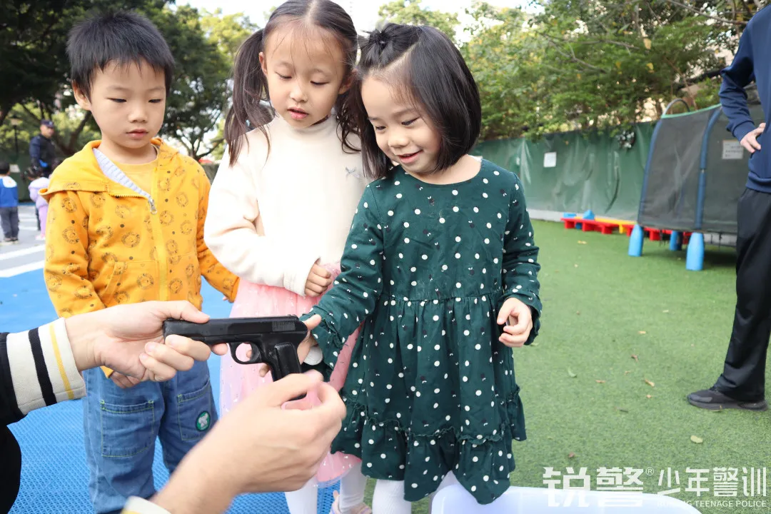 銳警少(shǎo)年(nián)警訓:海(hǎi)珠區(qū)思恩幼兒(ér)園小(xiǎo)特警體(tǐ)驗活動