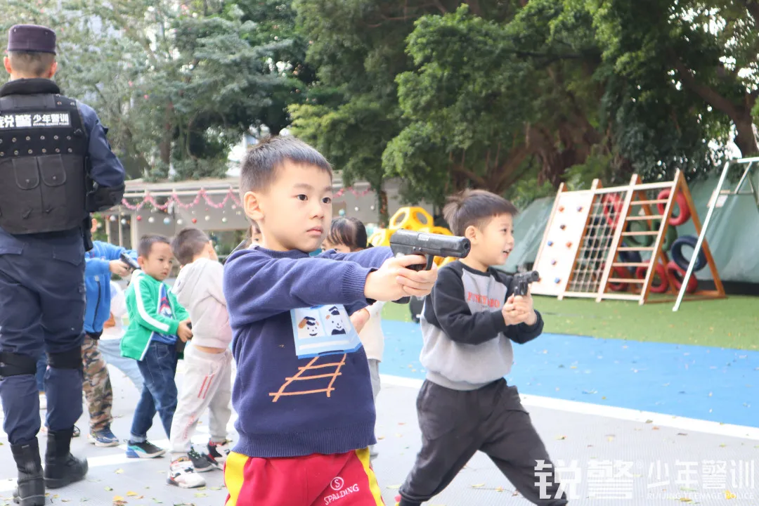 銳警少(shǎo)年(nián)警訓:海(hǎi)珠區(qū)思恩幼兒(ér)園小(xiǎo)特警體(tǐ)驗活動