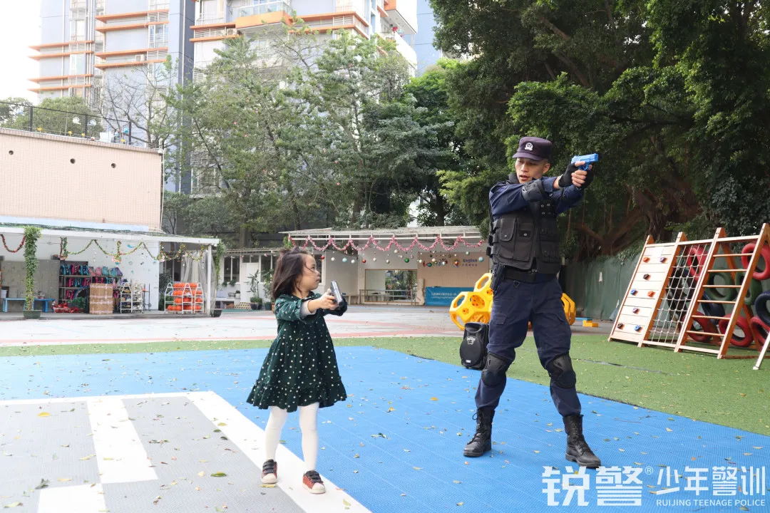 銳警少(shǎo)年(nián)警訓:海(hǎi)珠區(qū)思恩幼兒(ér)園小(xiǎo)特警體(tǐ)驗活動