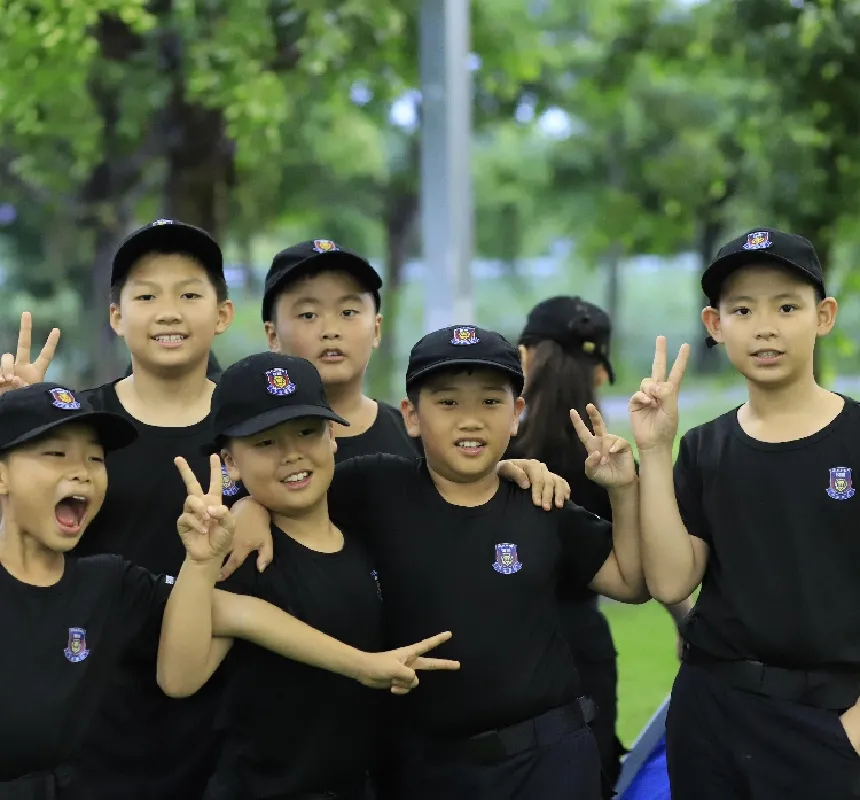 銳警少(shǎo)年(nián)警訓夏令營:雛鷹新飛(fēi),溫室小(xiǎo)花(huā)蛻變之旅,成長(cháng)的(de)力量